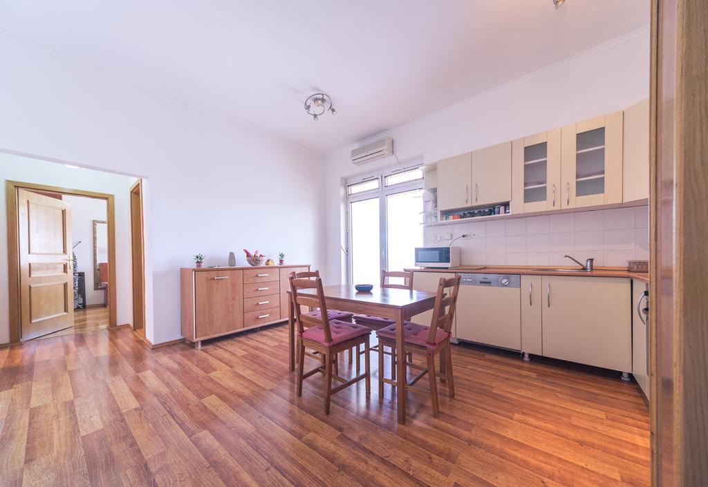 Apartment Kruna Center Podgorica Buitenkant foto